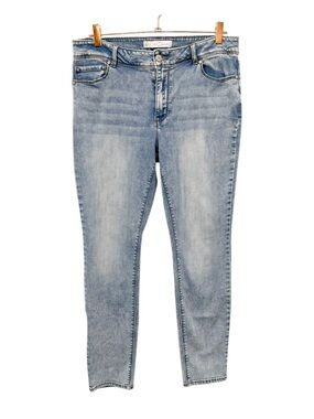 CATO EST. 1946 Light Wash Mid Rise Skinny Jeans Size 14